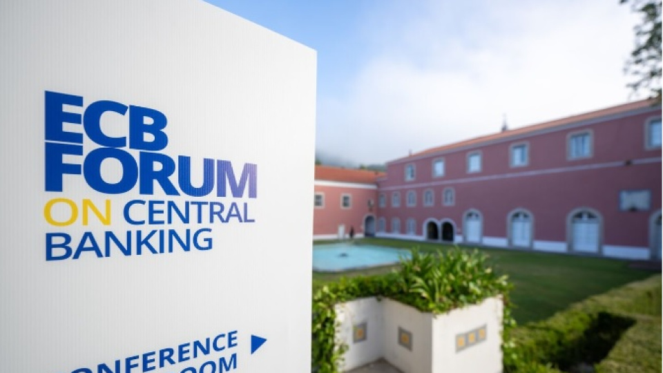 Fed Başkanı Warsh, Merkez Bankacılığı Forumu'nda konuşuyor