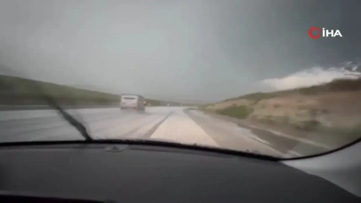 Meteoroloji uyarmıştı! Haziran ayında yollar beyaza büründü