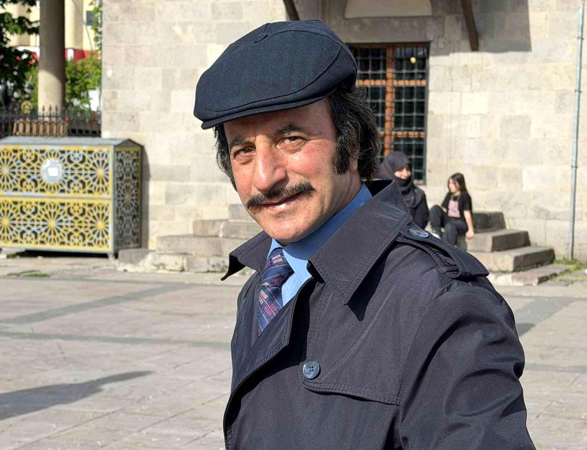 Televizyonda gördü, hayatı değişti: Erzurumlu Hikmet Gündüz'ün yarım asırlık Orhan Gencebay sevdası
