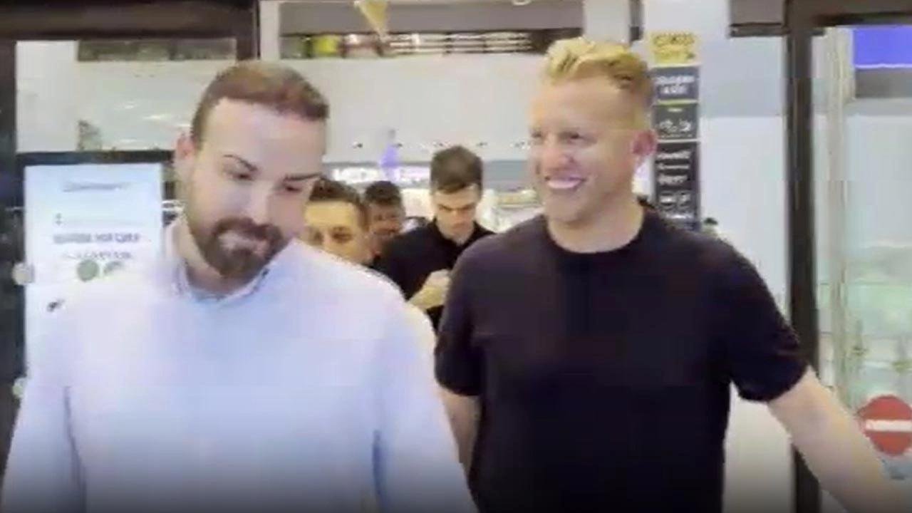 Dirk Kuyt Fenerbahçe için İstanbul'da