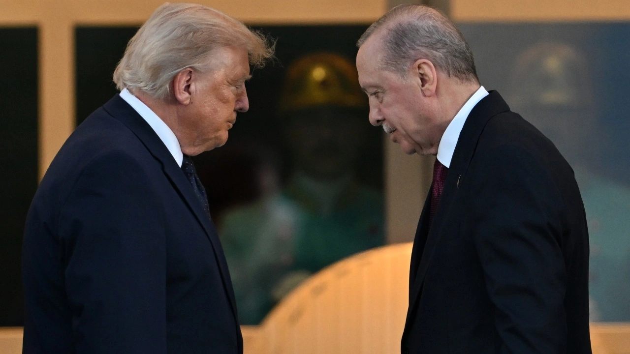 AKP'nin baskın seçim için gözlediği iki gelişme: biri Trump'ın durumu