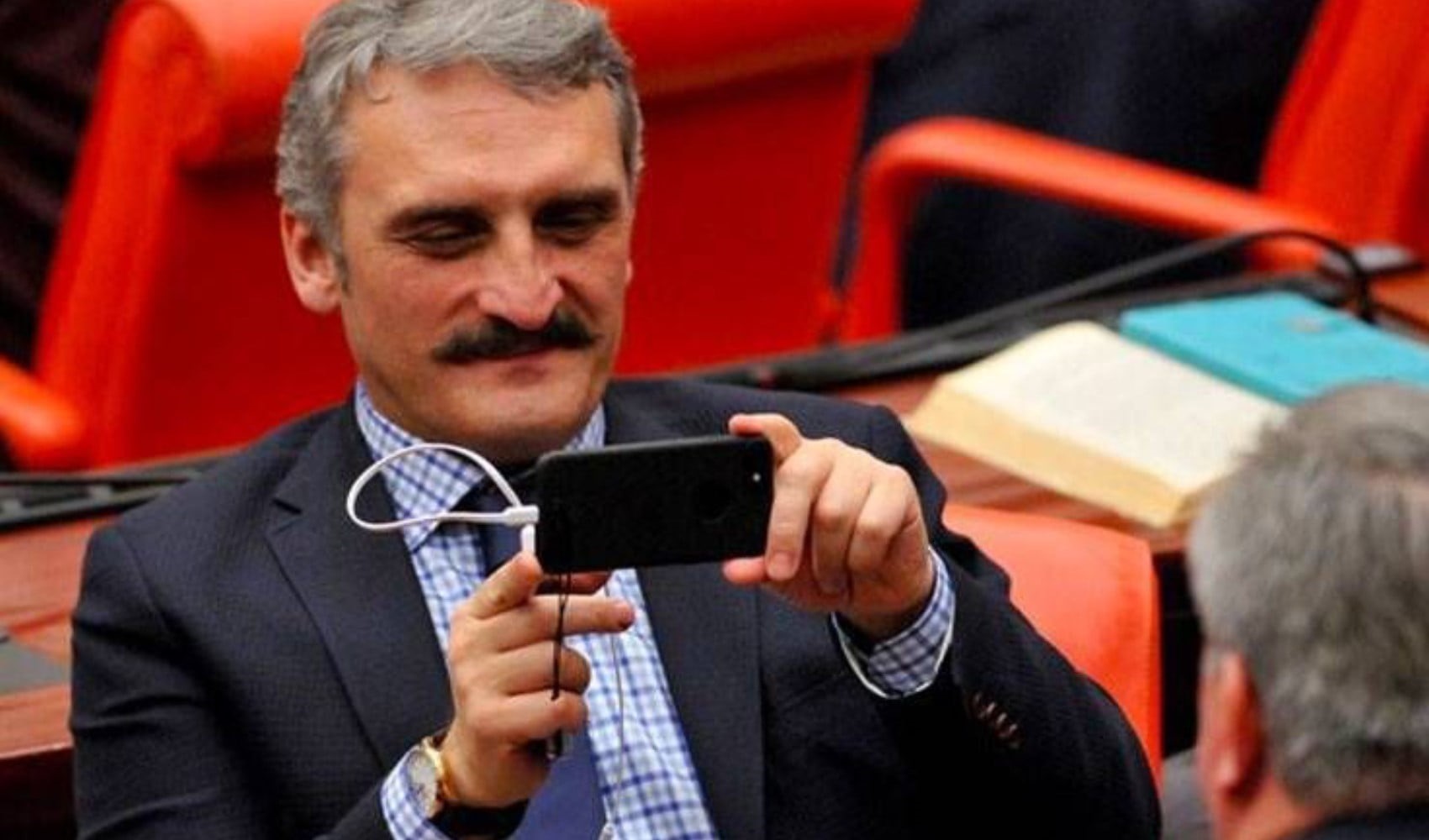 Yeliz lakabıyla tanınan AKP'li Çamlı'dan Trump tepkisi: 'Derin bir mahcubiyet duyuyor ve utanıyorum'