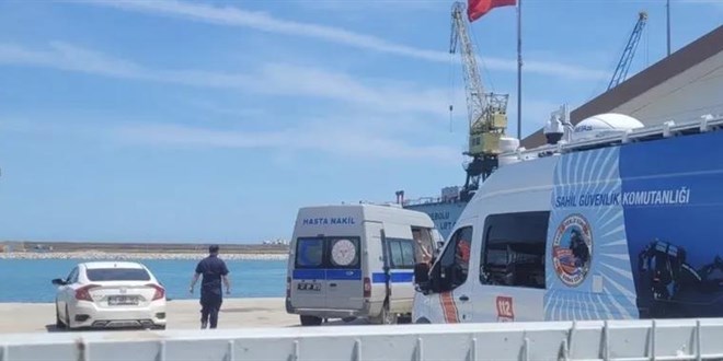 Karadeniz'de saldırıya uğrayan balıkçı teknesi battı: 1 kişi öldü