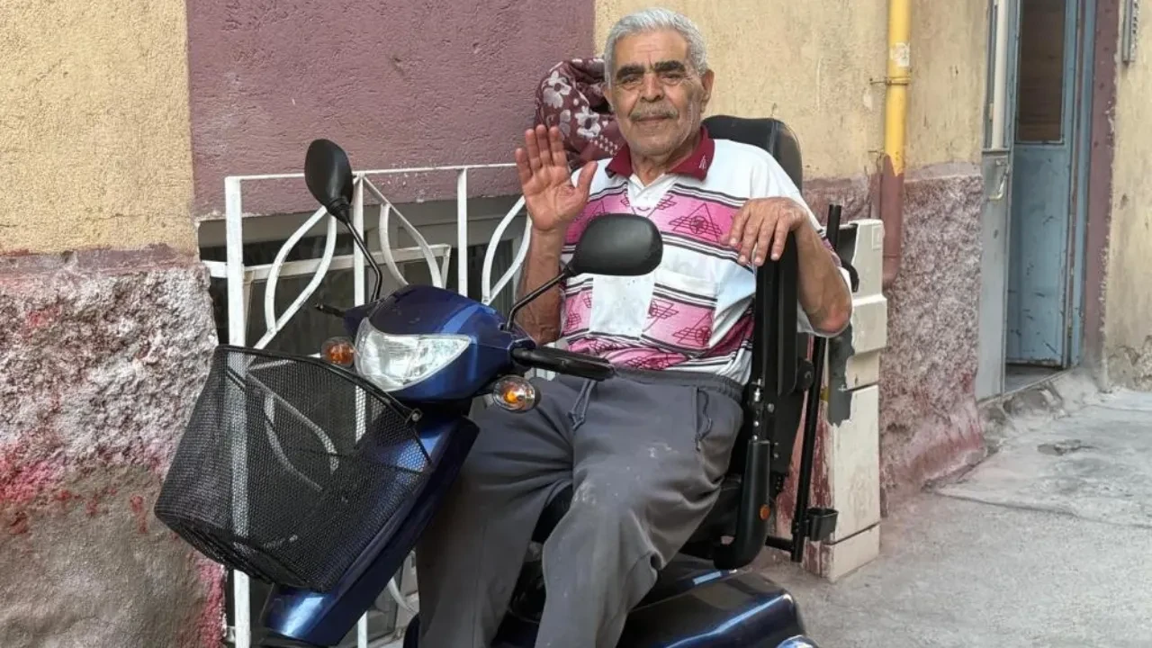 Kayseri'de yürek sızlatan olay: Evladının yaktığı akülü sandalyesine hayırseverler sayesinde kavuştu