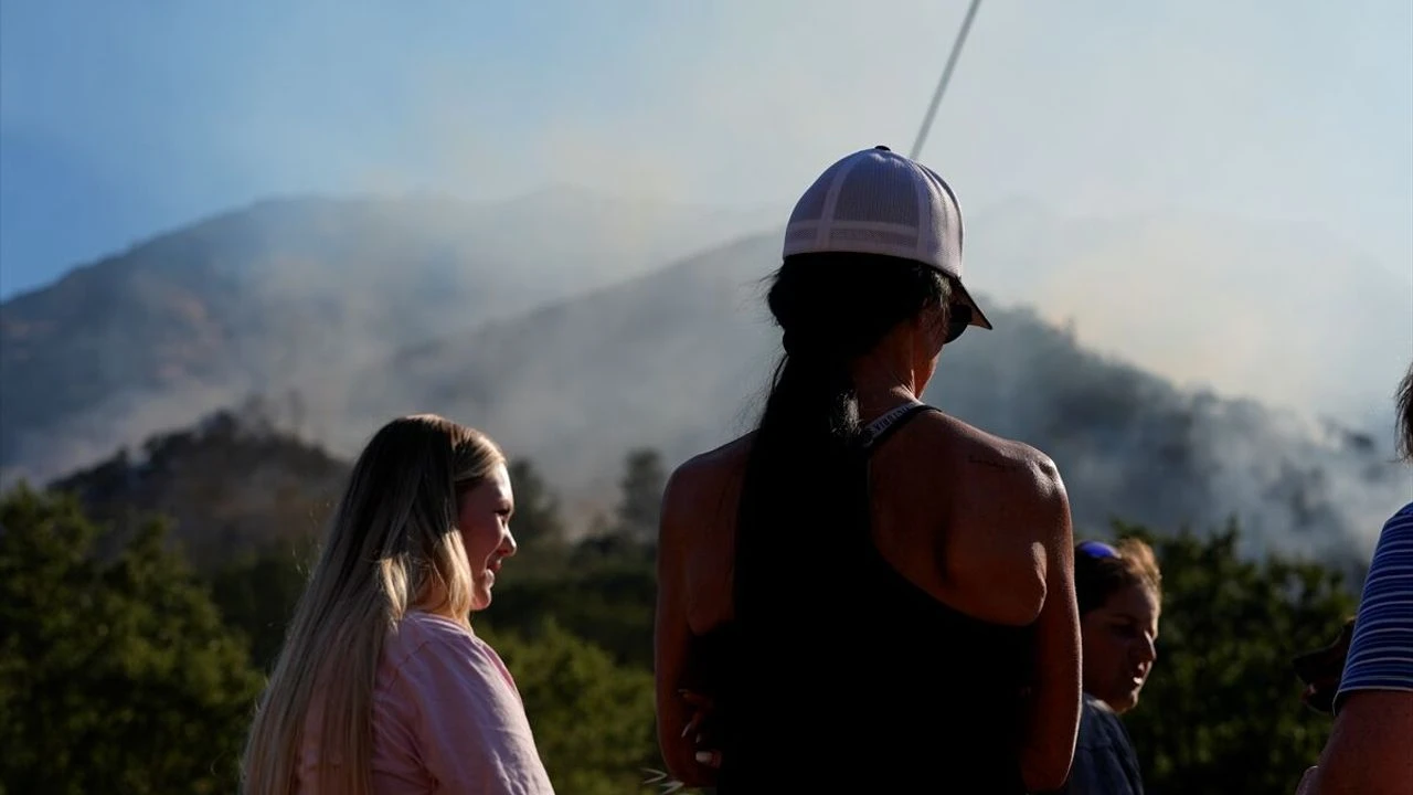 California alev alev: Havadan ve karadan seferberlik başlatıldı