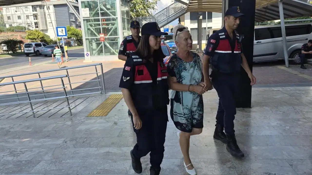 Site havuzunda 'haşema' gerilimi: Çocuğa engel oldu, ailenin şikayetiyle tutuklandı