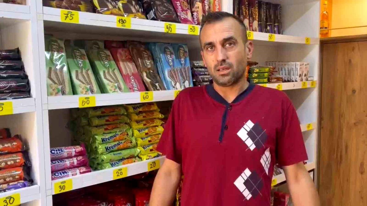 Olayın yaşandığı büfe çalışanı; "6 yıllık esnafım, ilk defa başımıza böyle bir olay geliyor"