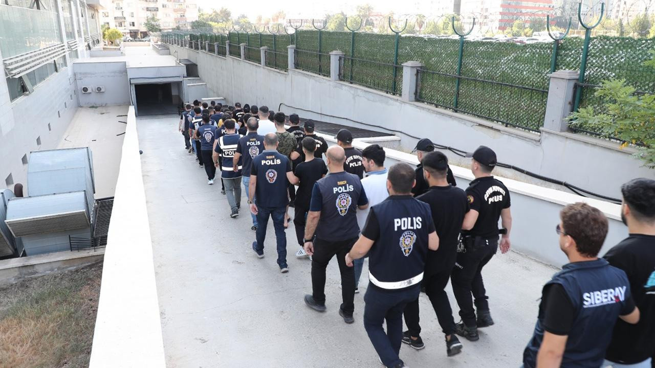 15 milyar liralık yasa dışı bahis şebekesine darbe! 11 ilde 44 gözaltı