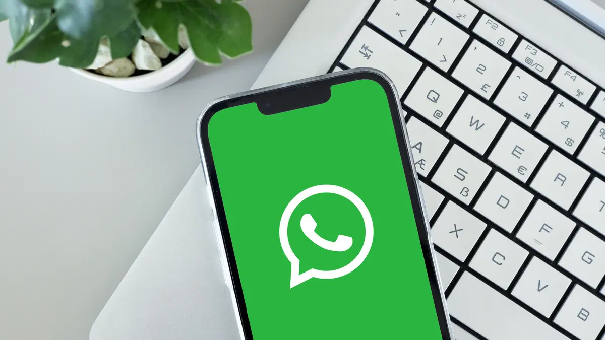 WhatsApp önce uyaracak sonra sohbet ettirecek!