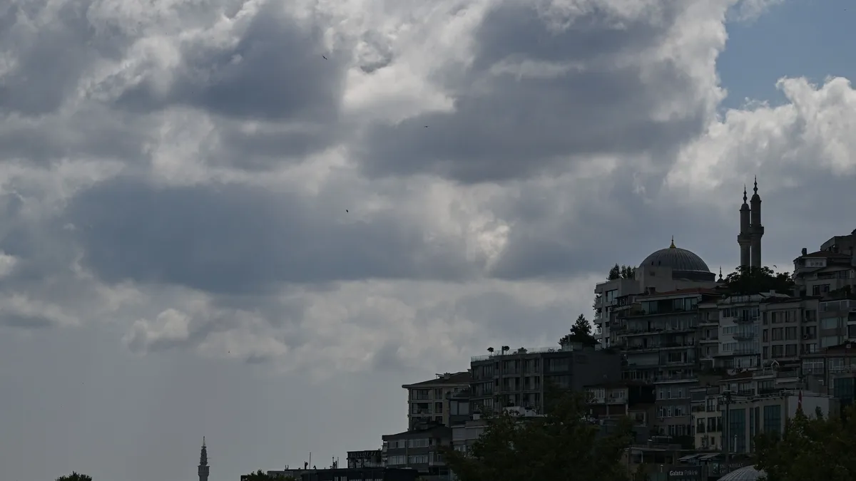 Meteoroloji'den uyarılar peş peşe geldi: Yaz ortasında kış