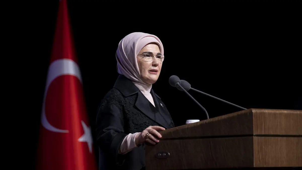 Emine Erdoğan: LGS'ye girecek tüm öğrencilerimizin heyecanını yürekten paylaşıyorum