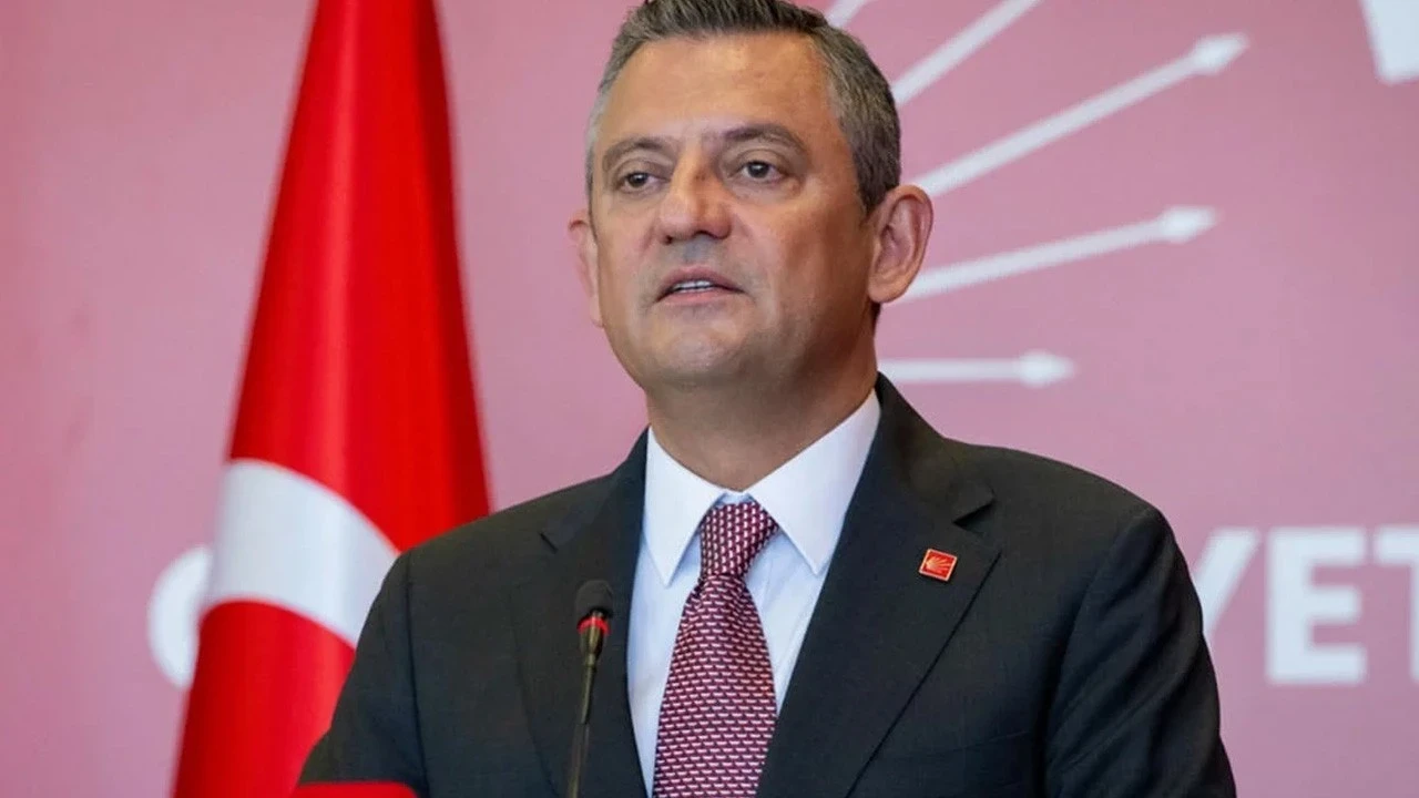 Özgür Özel, yeni parti için tarih verdi! Partinin adı ne olacak?