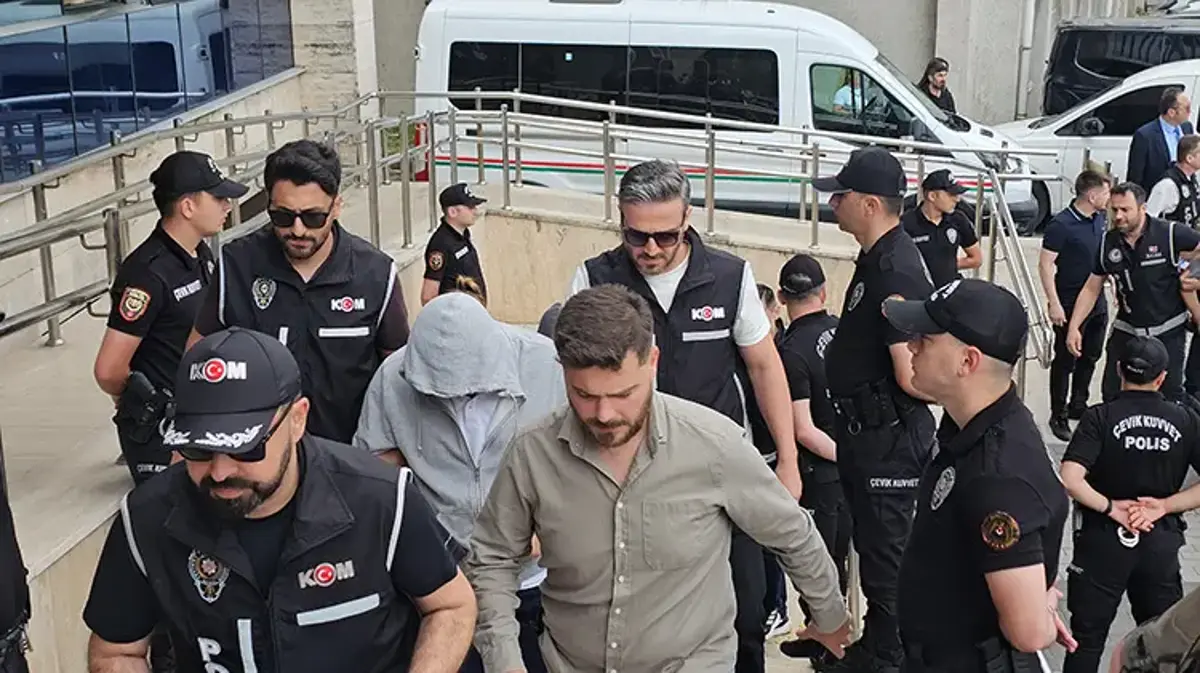 Zonguldak'ta rüşvetle kürtaj yaptığı öne sürülen doktora operasyon: 10 bin ile 100 bin lira arasında para istemiş!