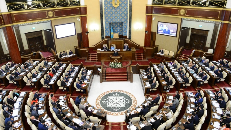 Kazakistan'da tarihi dönem: Yeni anayasa yürürlüğe girdi