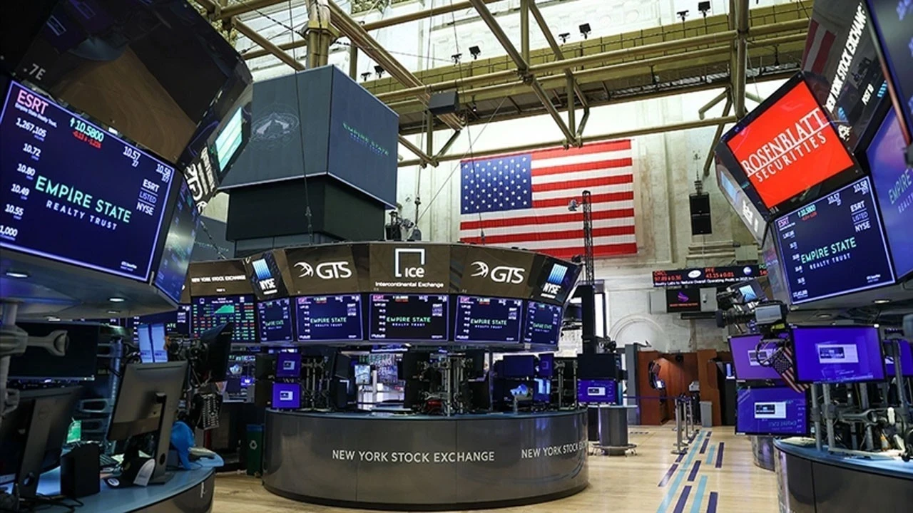 New York borsası karışık seyirle açıldı