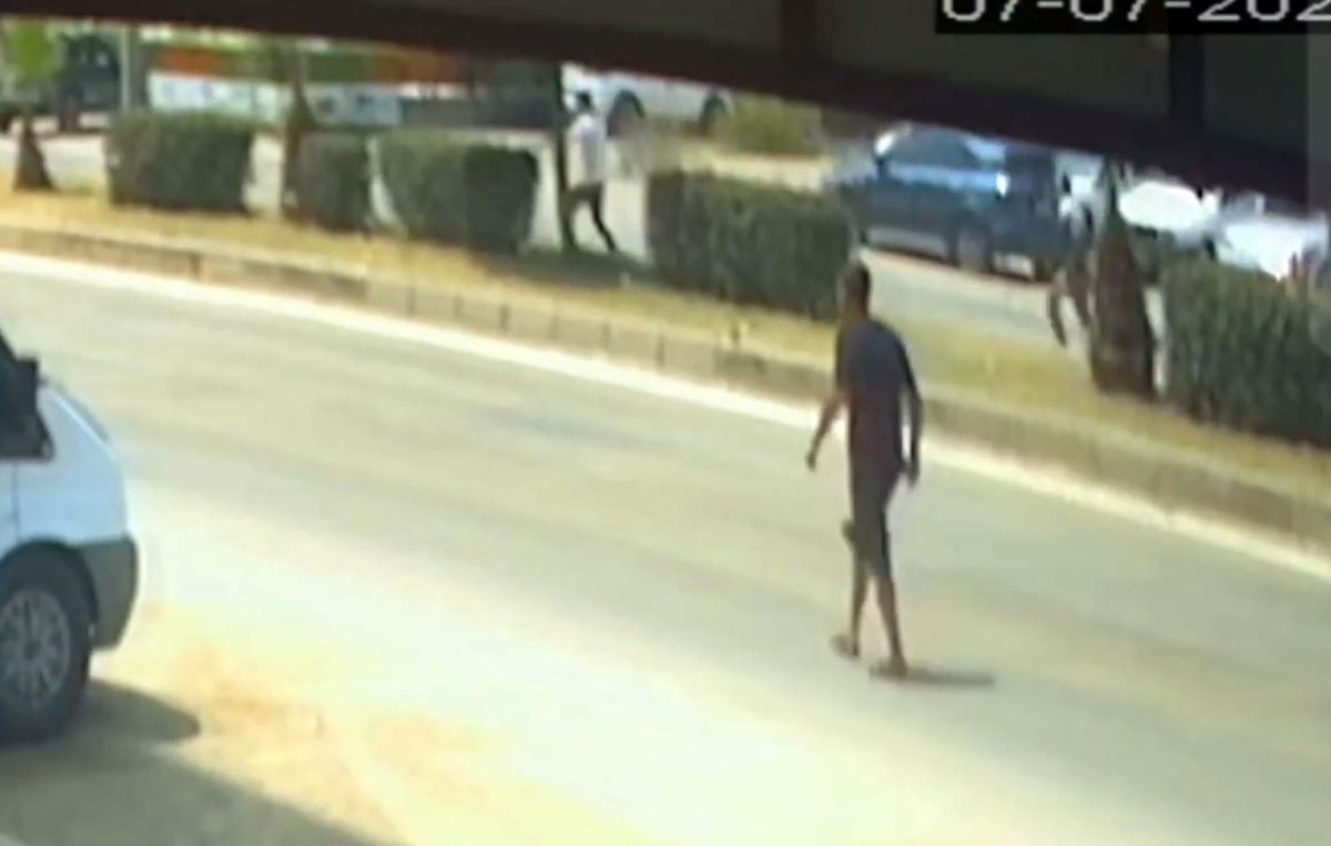 Adliye Önünde Silahlı Kavga: 2 Yaralı