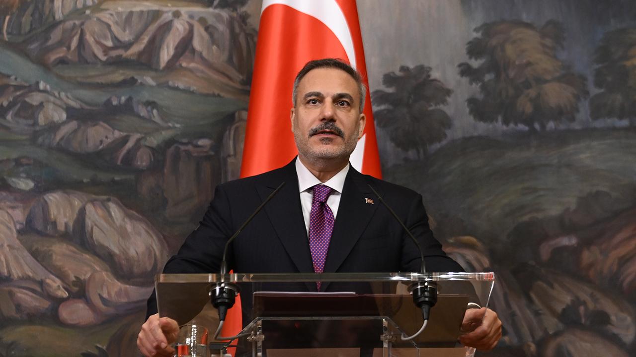 Fidan'dan depremle sarsılan Venezuela'ya destek mesajı