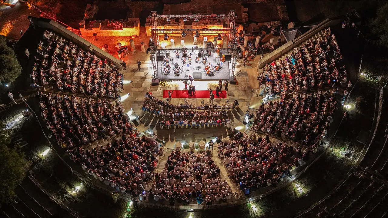 Metropolis'te senfonik gece: Konser geliri kazılar için...