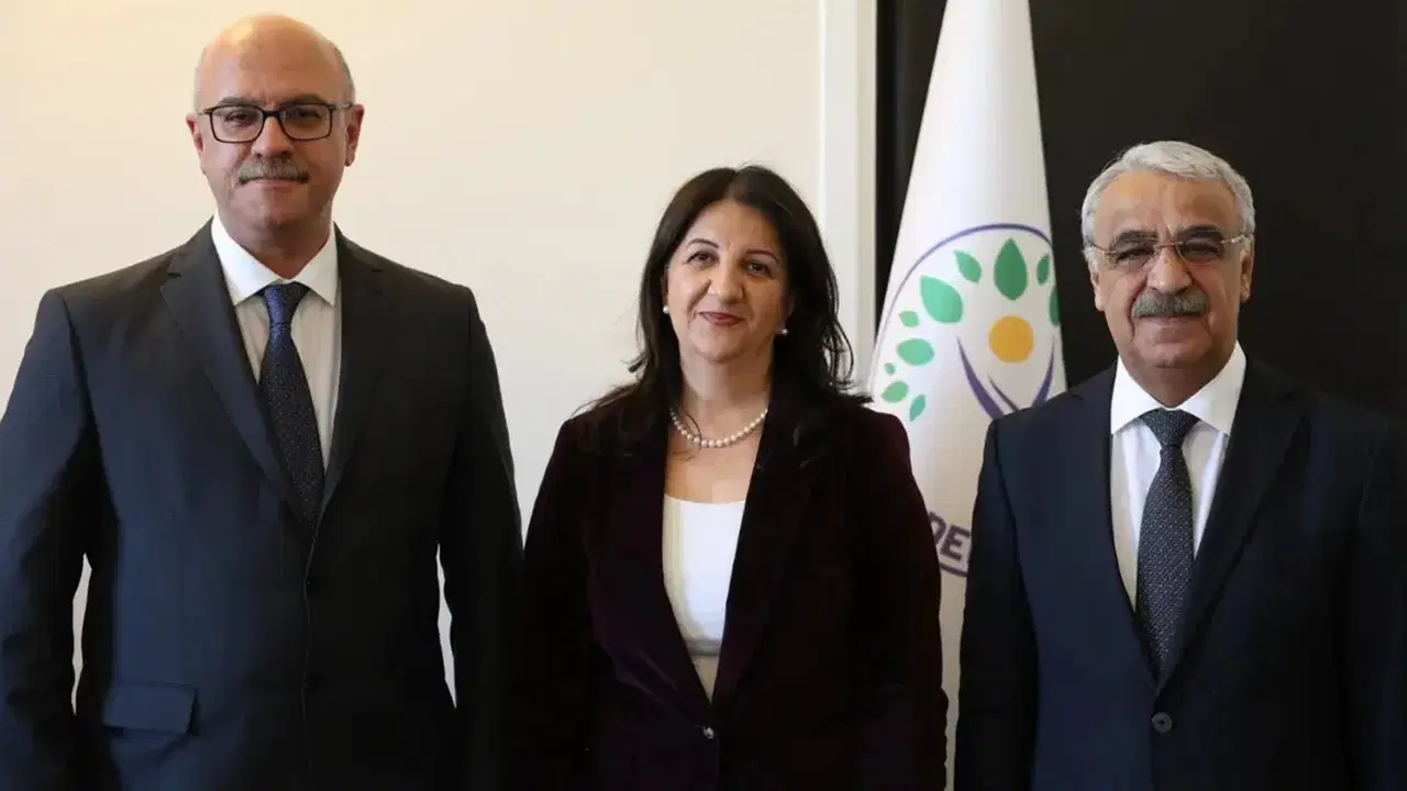 AKP ve Bahçeli ile görüşmelerin ardından İmralı Heyeti'nden ‘çerçeve yasa’ açıklaması: 'En kısa zamanda…’