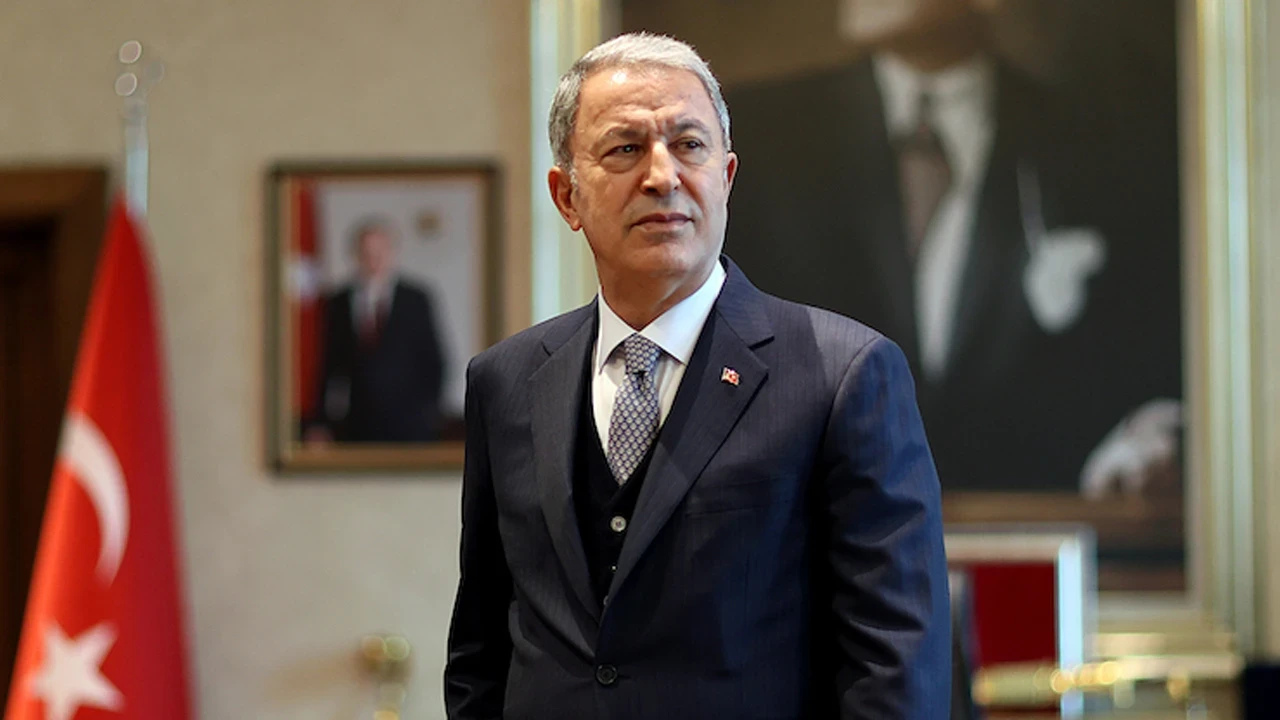 Hulusi Akar'dan ABD’li gaziyi ziyaretine ilişkin haberlere sert tepki: Şahsi değil, devlet diplomasisi