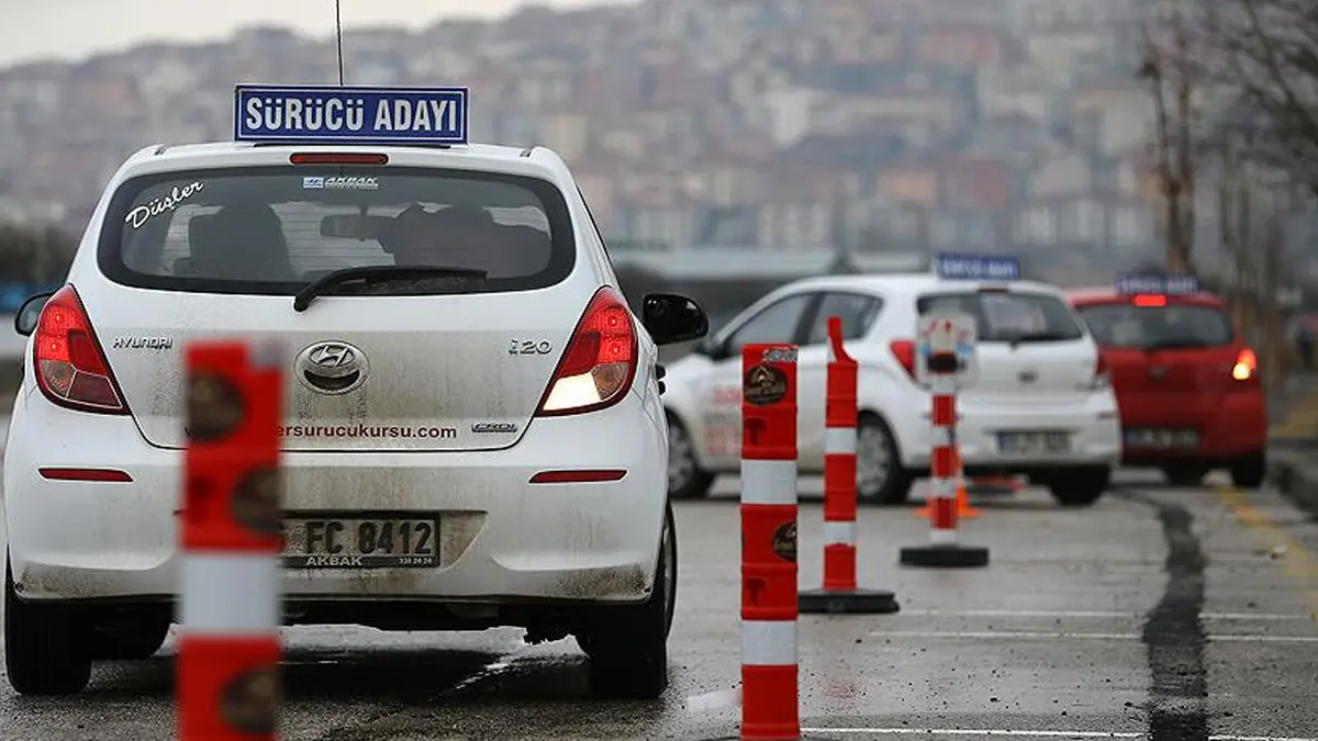 Ehliyet için başvurmuştu! Direksiyon sınavı gece yapılacak