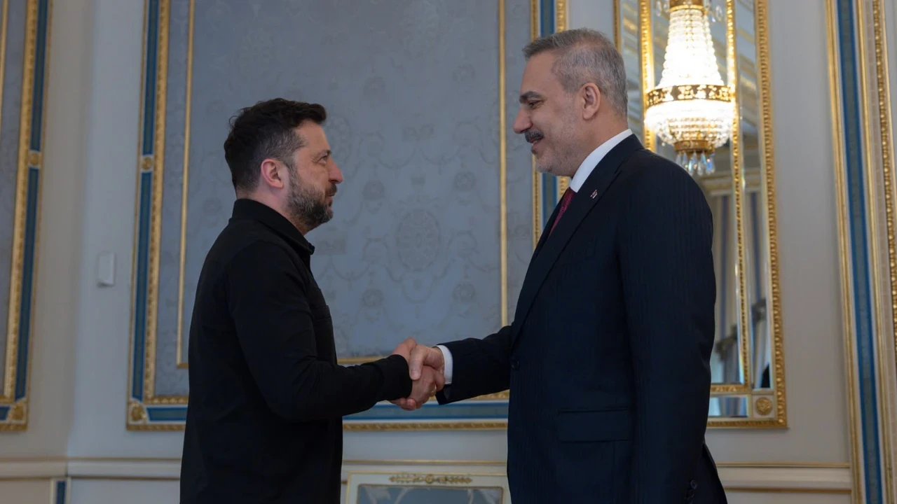 Zelenskiy’den Fidan’a liyakat nişanı