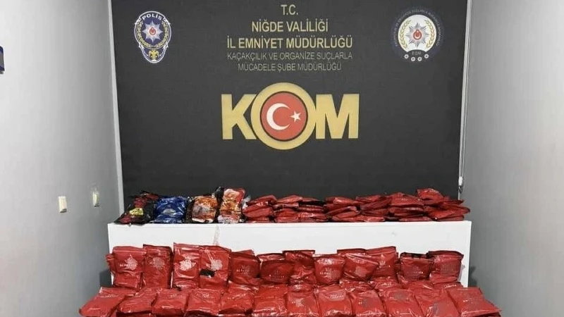 Kaçakçılara ağır darbe: 272 paket tütün ele geçirildi