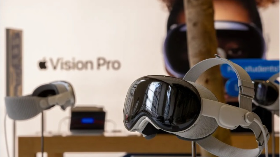 Apple Vision Pro başkan yardımcısı, OpenAI'a geçiyor