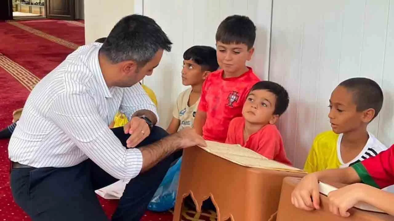 Dicle'de yürekleri ısıtan sahneler... Kaymakan Kur'an kursu öğrencileriyle buluştu