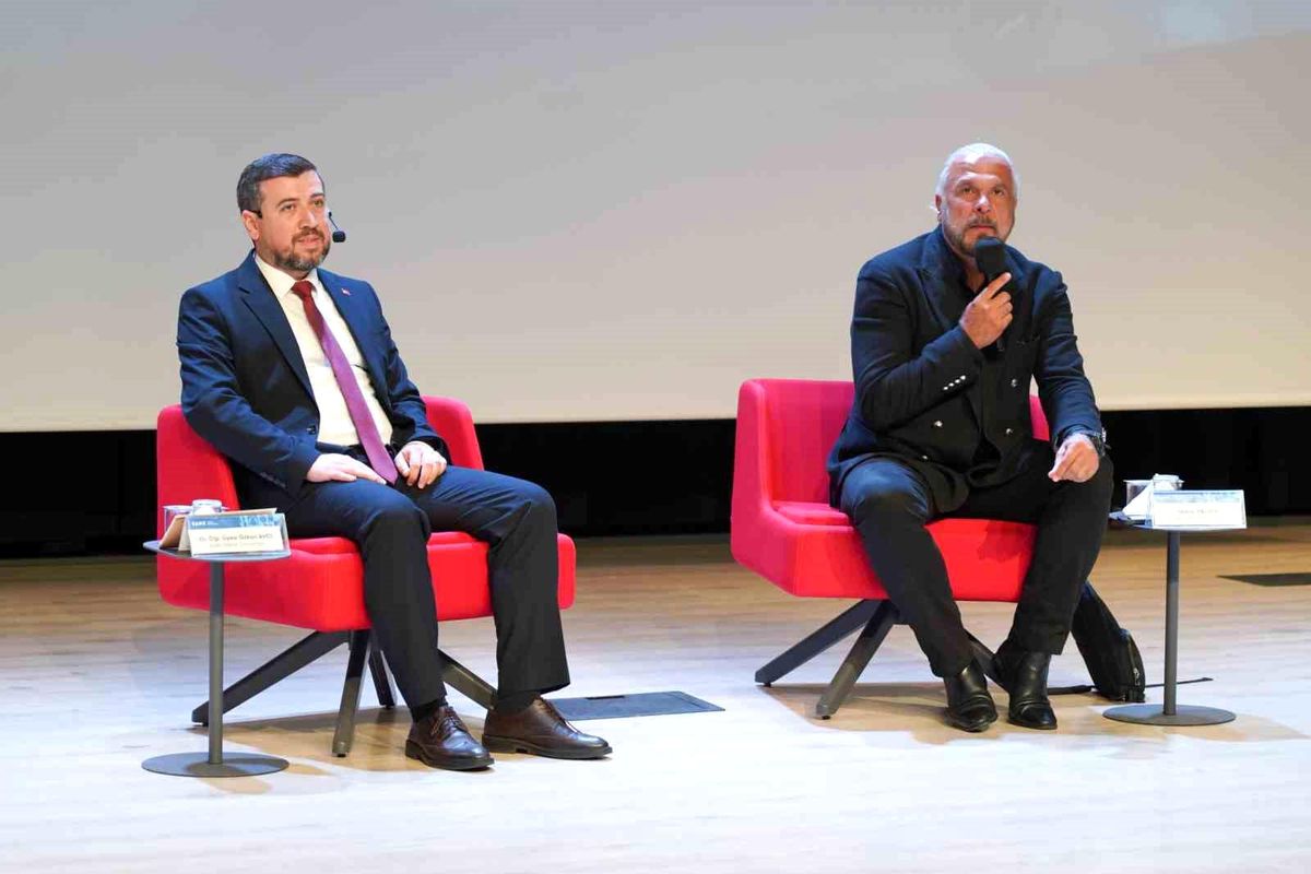 BARÜ'de 15 Temmuz Konferansı: 'Kader Değiştiren Dönüm Noktası'