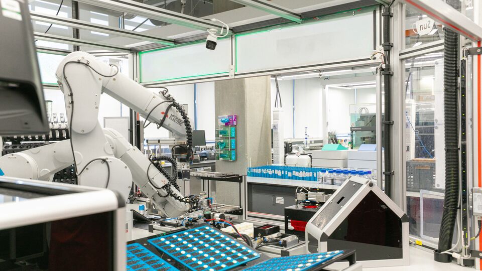 Geleneksel anlayıştan robotik laboratuvarlara... Temizliğin geleceği yeniden şekilleniyor