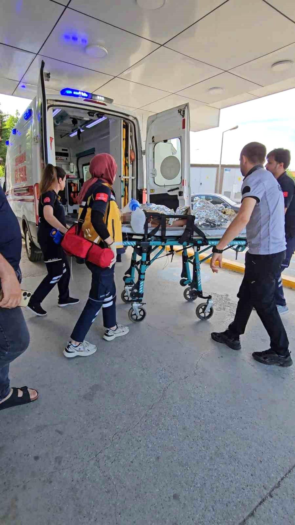 Sapanca'da 5 yaşındaki çocuk havuzda boğulma tehlikesi geçirdi