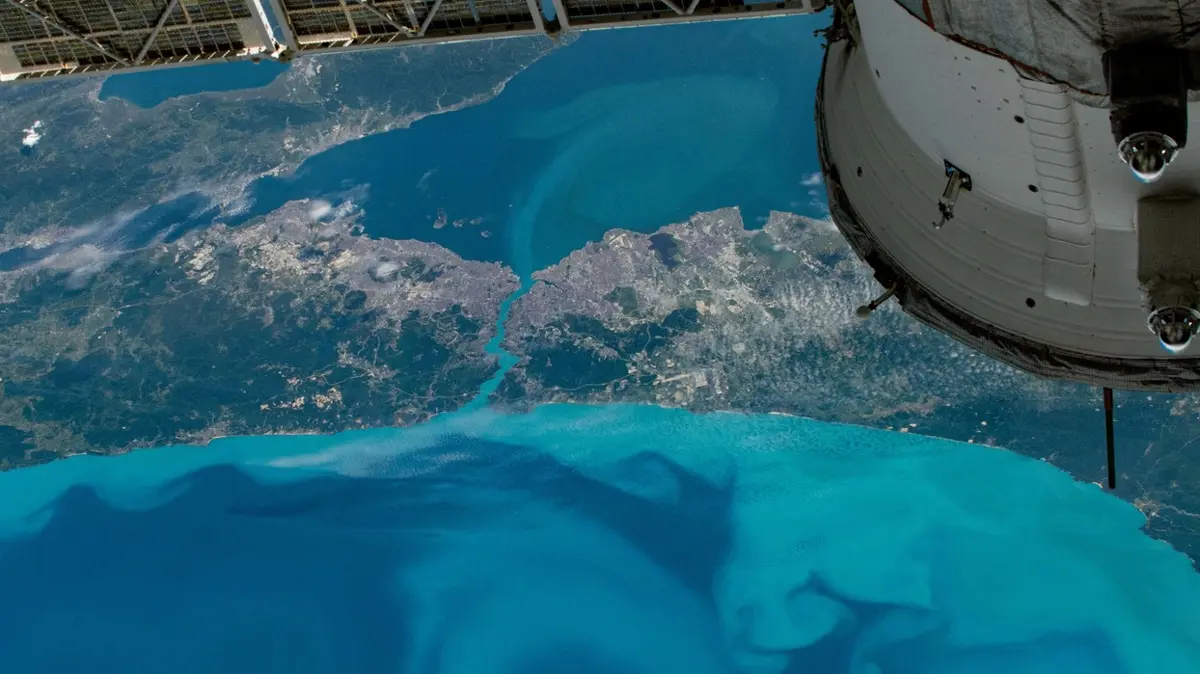 NASA fotoğrafladı! İstanbul Boğazı'nda dikkat çeken değişim uzaydan görüldü