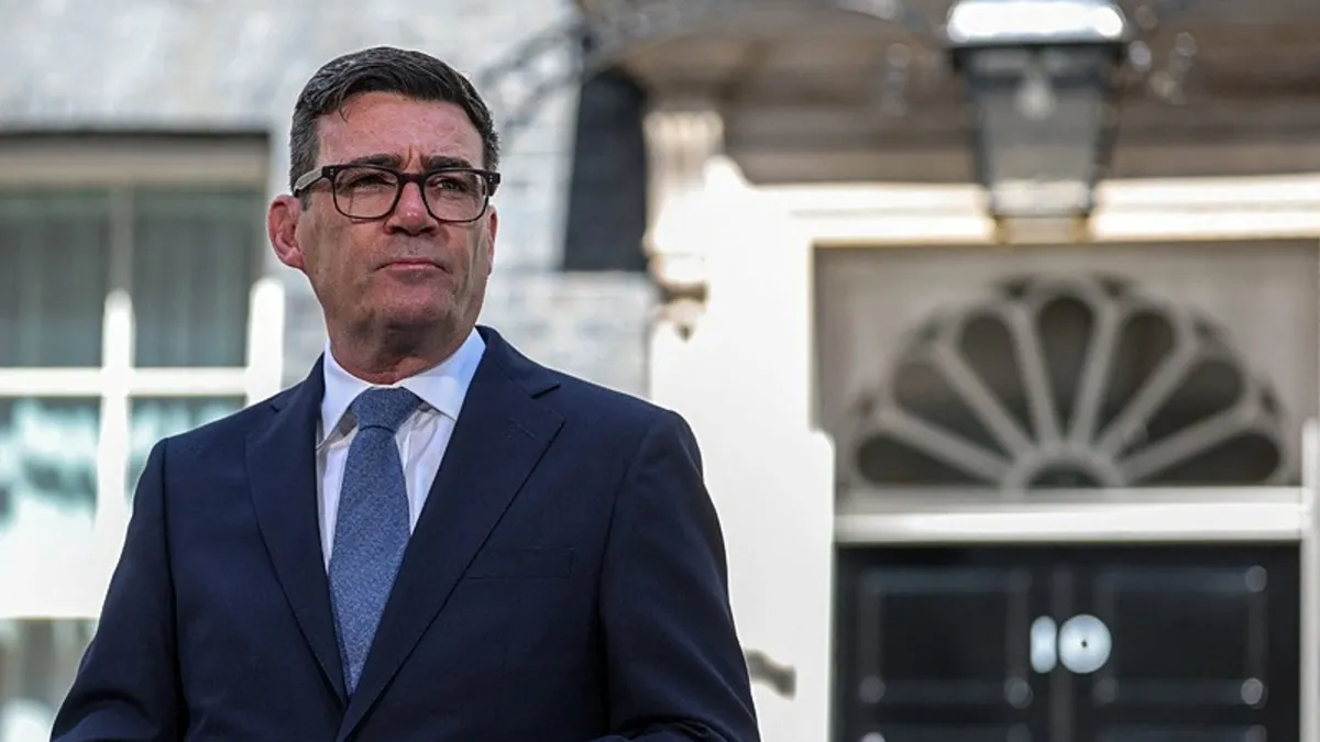 İngiltere'de kabine şekilleniyor! Burnham yeni bakanları tek tek açıkladı