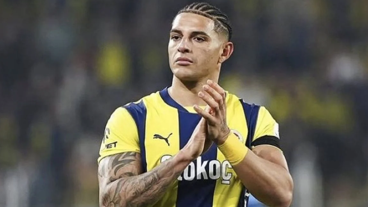 Fenerbahçe Kulübü, Diego Carlos'un kampa katılacağını duyurdu