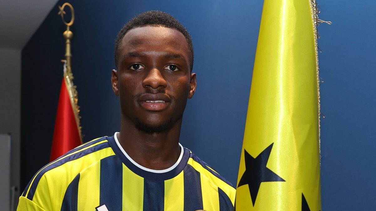 Fenerbahçe genç yetenek Amara Diouf'u kadrosuna kattı