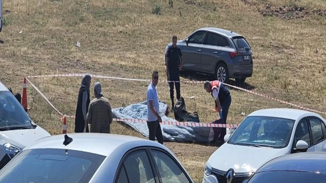 Düşerek hayatını kaybeden yamaç paraşütçüsü toprağa verildi