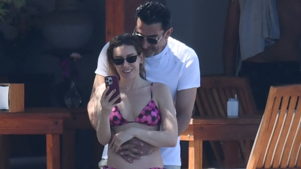 Kenan İmirzalıoğlu ile Sinem Kobal, Bodrum'da aşk tazeledi