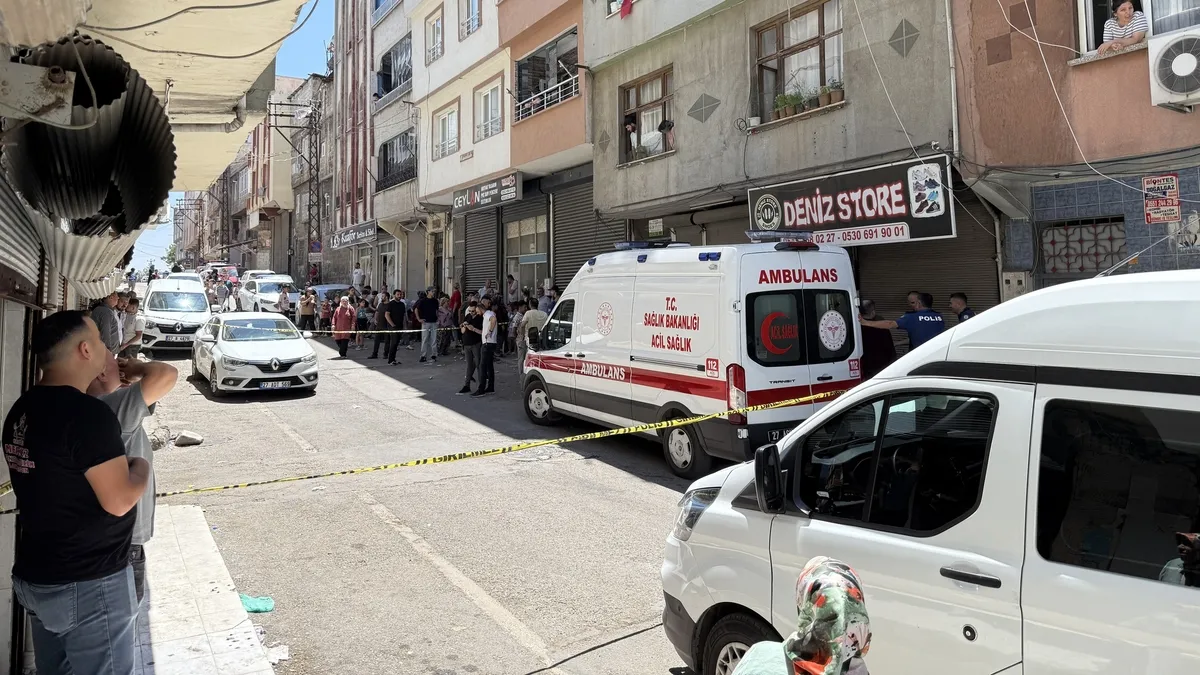 Cezaevinden izinli çıktı! Eski eşini bıçaklayarak öldürdü, ardından kendini astı