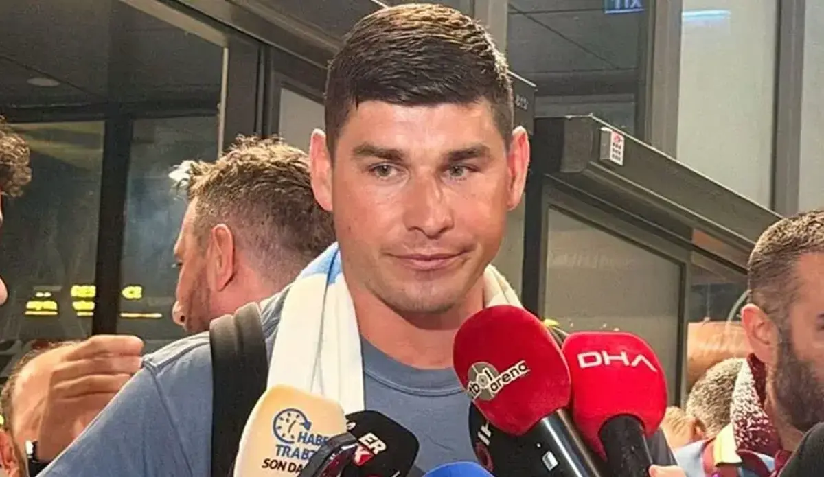 Ruslan Malinovskyi Trabzon'a geldi... 'Hocamız beni çok etkiledi'