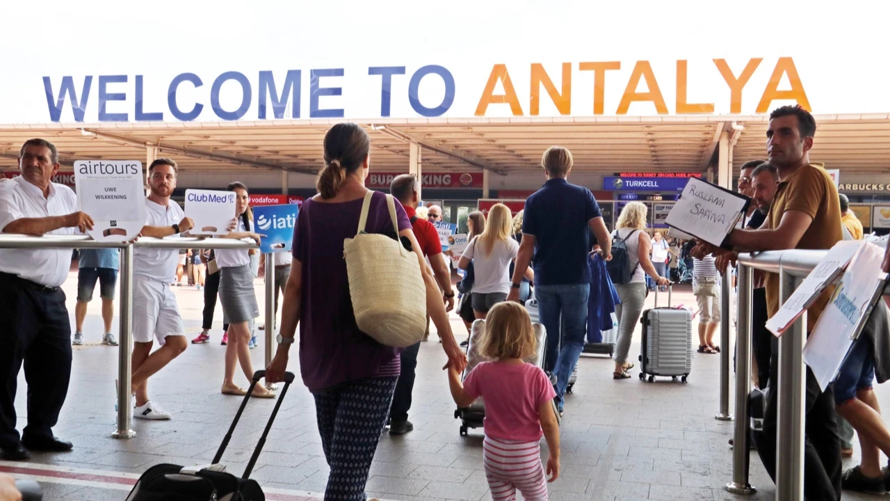 Antalya yerli turist arıyor