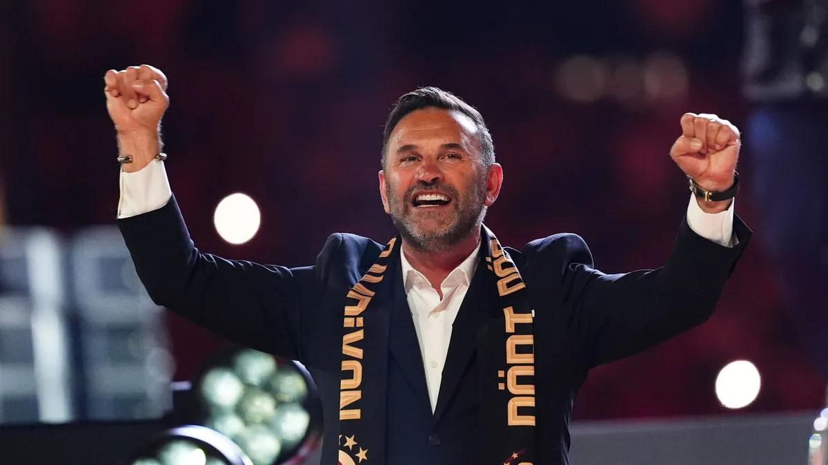 Galatasaray'a eski iki Fenerbahçeli yıldız! Okan Buruk onay verirse imza yolda