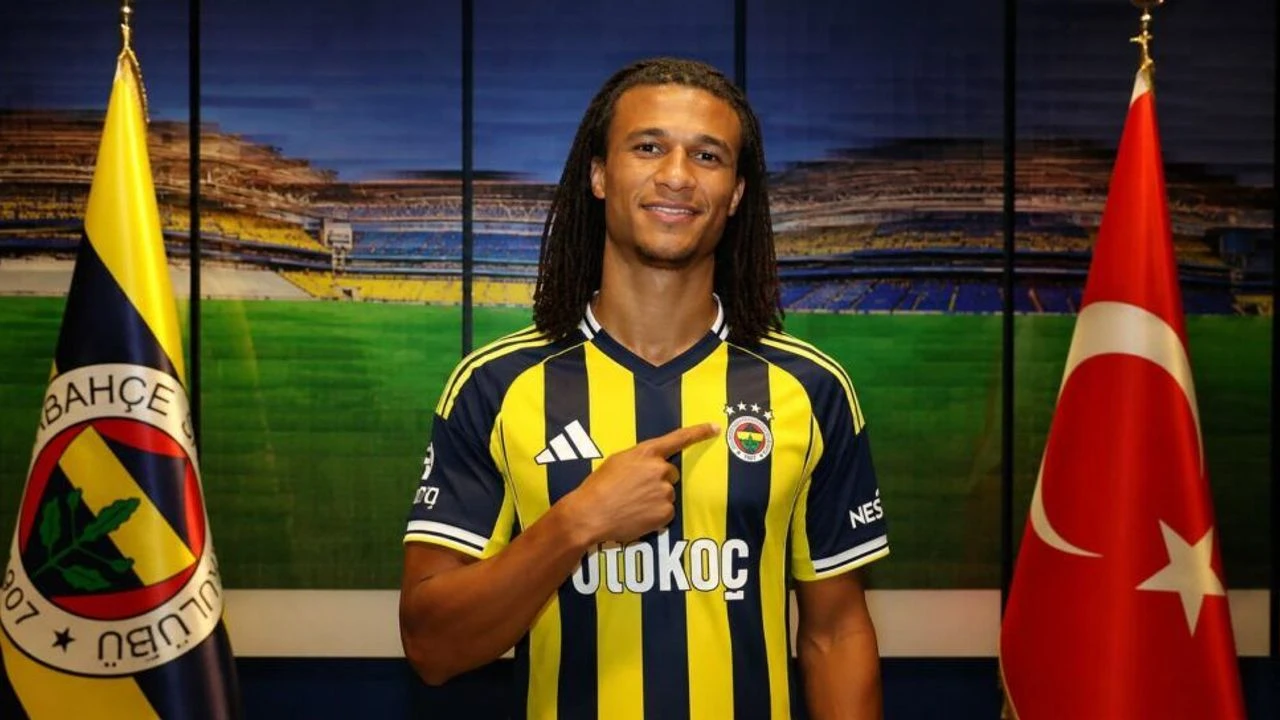 Nathan Ake, Fenerbahçe'nin Avusturya kampına katıldı