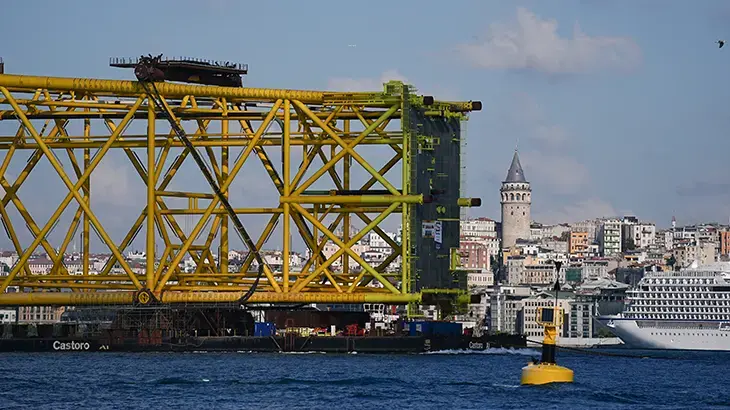 350 metrelik dev platform İstanbul Boğazı'nda