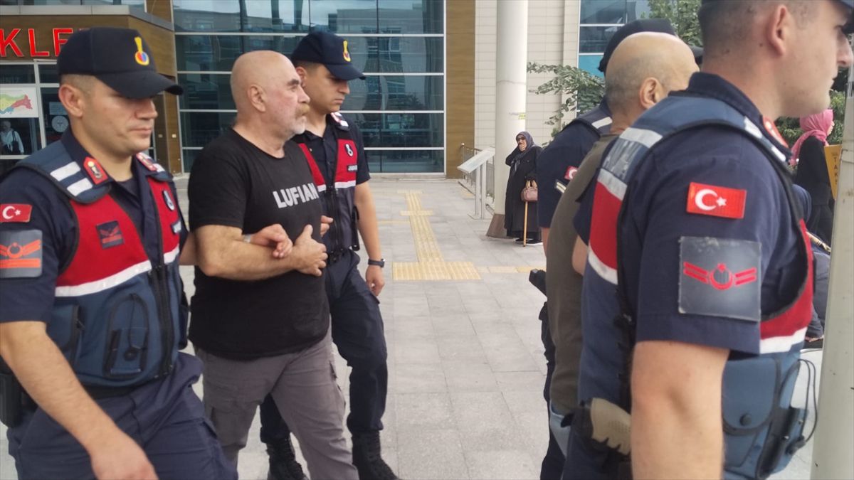 Güncelleme - uyuşturucu operasyonunda yakalanan yönetmen ezel akay serbest bırakıldı, kardeşi tutuklandı