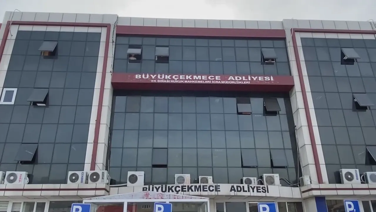Adliyedeki altın ve gümüş hırsızlığı