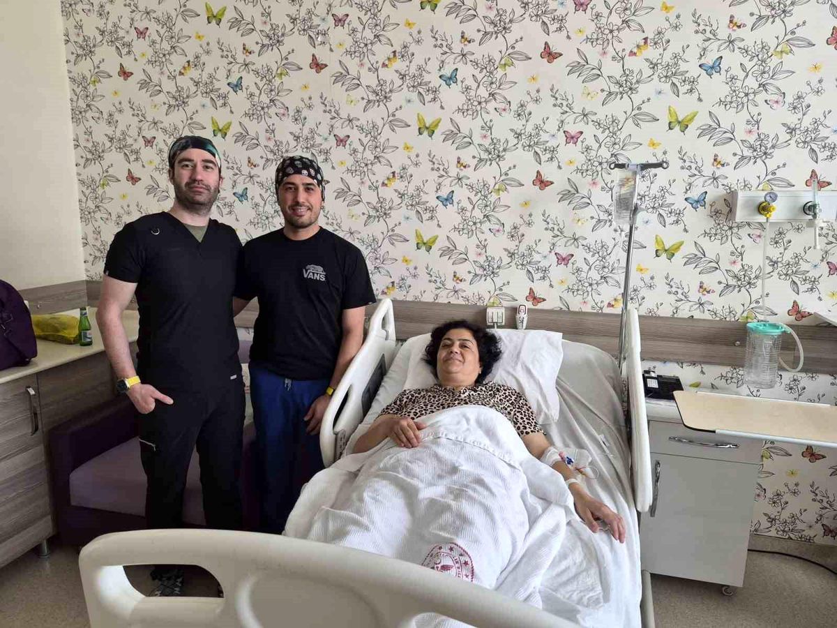 Çivril'de ilk V-NOTES ameliyatı başarıyla yapıldı