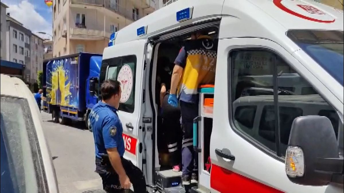 Güngören'de kentsel dönüşümdeki binanın doğalgaz borularının kesimi sırasında patlama: 3 yaralı