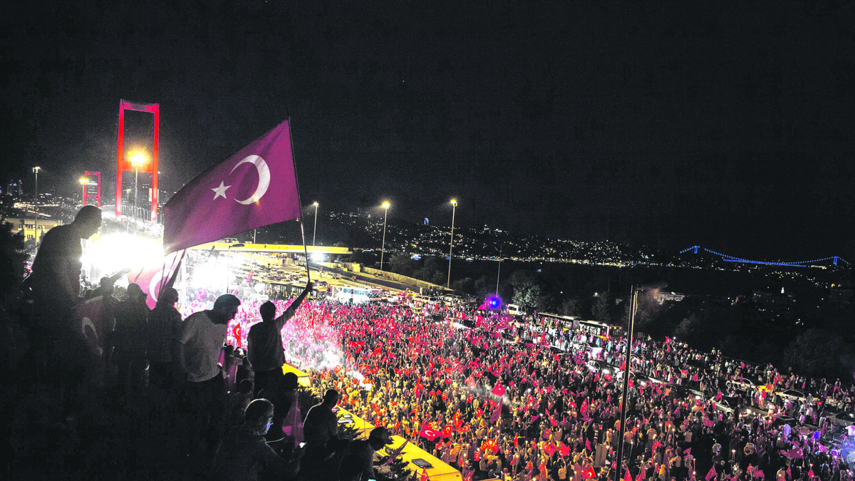 Cuntacıların kirli oyununa 'Asırlık Direniş' | Başkan Erdoğan tarihi çağrıyı A Haber'de yapmıştı: 'Bu ülkede milletten daha güçlü güç yok'