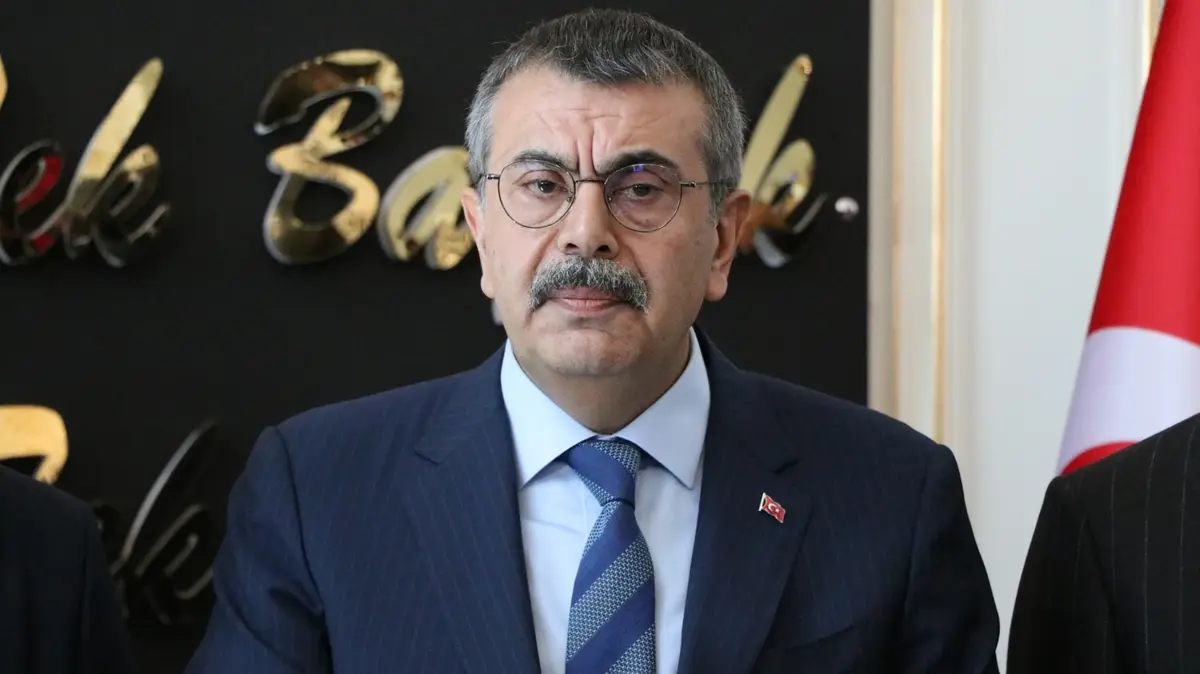 Bakan Tekin'den "yarın sessiz olun" çağrısı